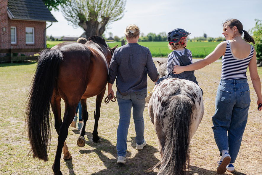 Familienparadies auf Fehmarn - Bauernhofurlaub mit Tieren, viel Platz zum Spielen & Ostseenähe