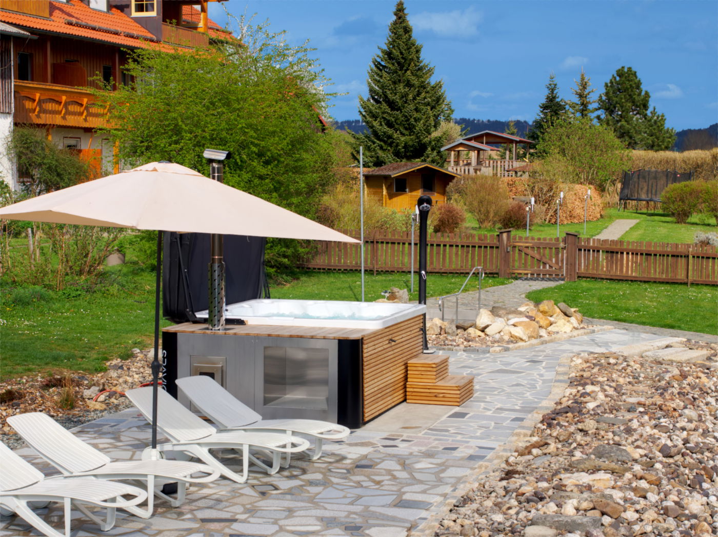 Birkholmhof - mit Biopool und Hot-Tub Whirlpool - für  Familien und Gruppen