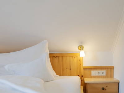 Bild 107 aus  Gutzingerhof