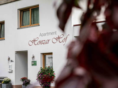 Bild 2 aus  Honzarhof