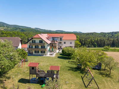 Bild 2 aus  Postl's Hirschbirnhof
