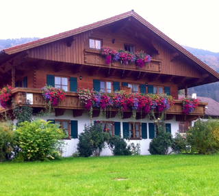 Ferienwohnungen "Zum Baur" - Walser aus Kochel (See)