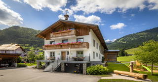 Höllhof aus Rußbach am Paß Gschütt