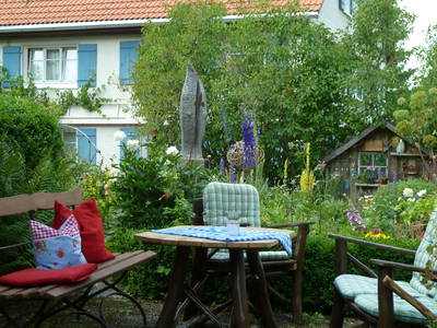 Zahlreiche Sitzplätze warten auf Sie