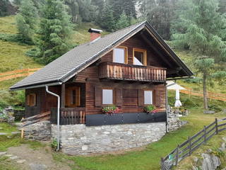 Tröbacheralm Hütte & Göriacheralm Hütte  aus Lurnfeld