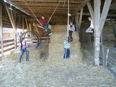 Strohspielplatz