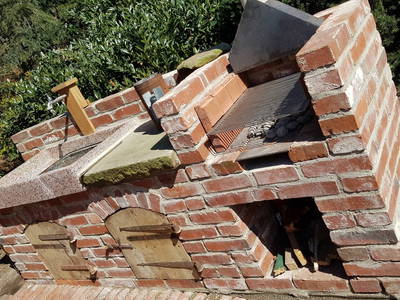 Outdoorküche im Bauerngarten