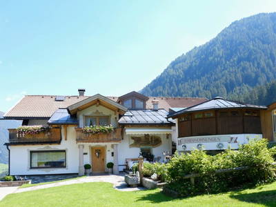 Bild 9 aus  Bastls Hof