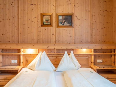 Bild 100 aus  Peilsteingut