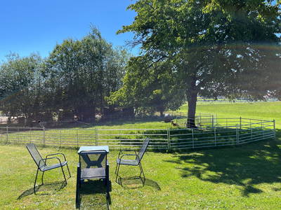 Garten mit Ziegengehege