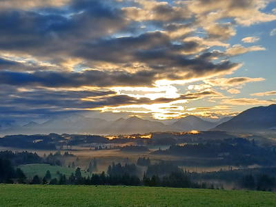 Wolkenschauspiel im Herbst