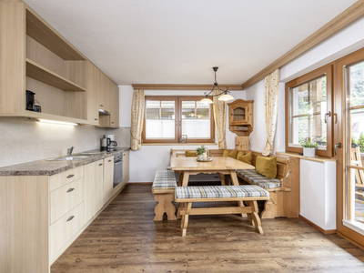 Bild 81 aus  Larchergut