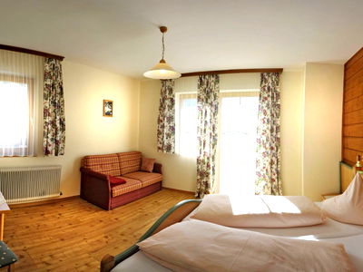 Doppelzimmer mit Balkon und Bergblcik