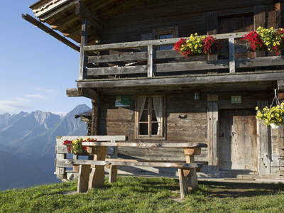 Bild 2 aus  Grubenhütte