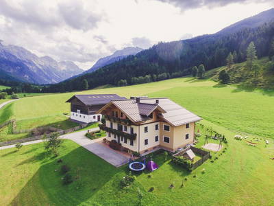 Bild 2 aus  ARCHE Hof Öbristhof