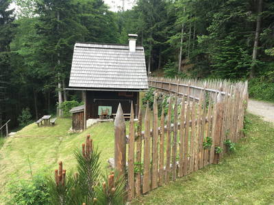 Bild 2 aus  Holzknechthütte