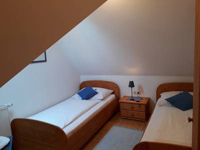 Wein & Urlaub - Fewo oben - 2-Bett-Zimmer