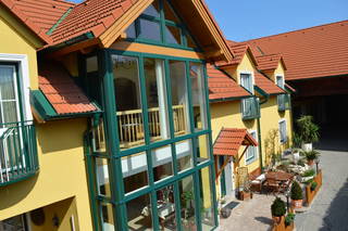 Winzer- und Gästehaus Stur aus Hohenruppersdorf