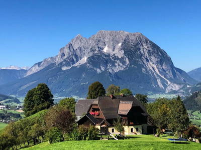 Bild 2 aus  Hochhuber