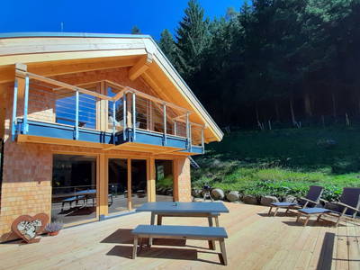 Chalet Holz Herz Ausenansicht