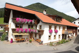 Rimmlhof & Rimmlstube aus Berwang