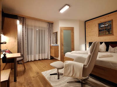 Doppelzimmer Blick Dorfkapelle