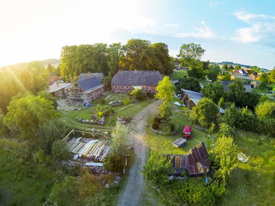 Bild 11 aus  Kunterbunthof – Landurlaub am Künstlerhof in Ostseenähe