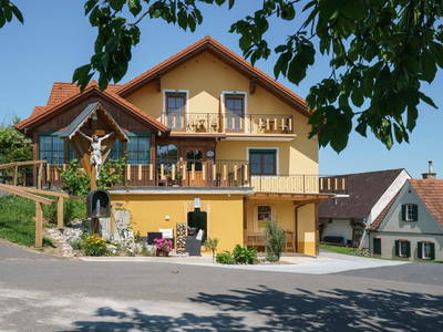 Bild 2 aus  Weinhof Amtmann