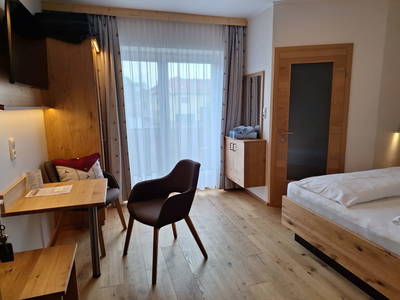 Doppelzimmer Blick Dorfkapelle