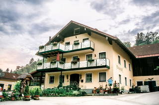 Tobelmühlhof aus Seeham