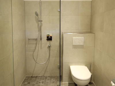 Apartment "Am Backhaus" Bad mit Dusche und Fußbodenheizung