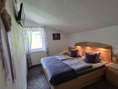 Bild 80 aus  Oranhof