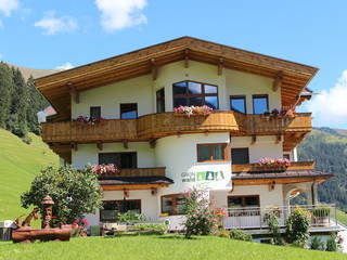 Grünwaldhof aus Tux