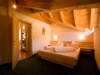 App. 4 Glockturm Schlafzimmer