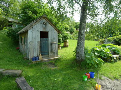 Spielhaus am Sandkasten