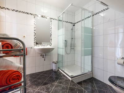 Bild 12 aus  Brandl Obstbauernhof 