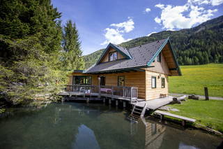 Hütte am Teich aus St. Peter am Kammersberg