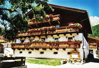 Stoanahof aus Virgen