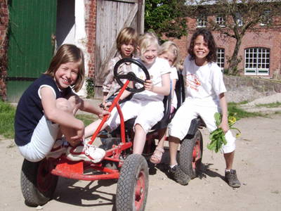 Go-Cart-Fahrt auf dem Hof