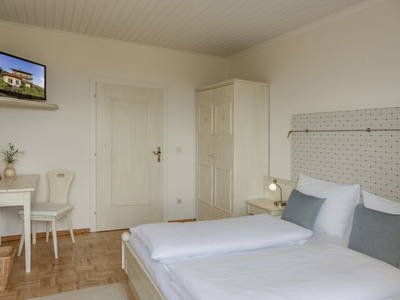 Bild 206 aus  Pleschinhof