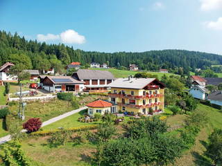Pleschinhof aus Velden am Wörther See