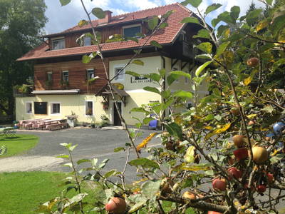 Bild 2 aus  Gasthof Lug ins Land Biobauernhof "Oberzmölnig" 