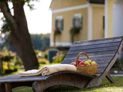 Bild 4 aus  Brandl Obstbauernhof 