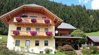 Bauernhof-Camping Bergfriede aus Steinfeld