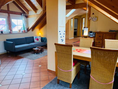 Schöner und offener Wohn-Ess-und Küchenbereich