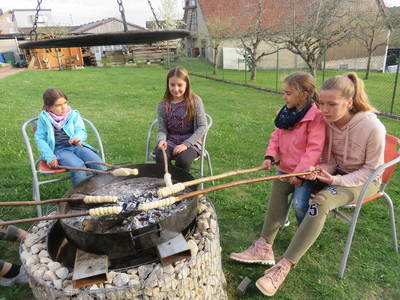 Stockbrotbacken nach dem Grillen