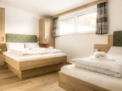 Bild 7 aus  Peterlehen