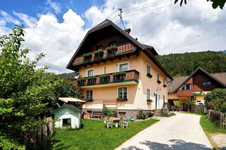 Abenteuerhof Schiefer aus Haus