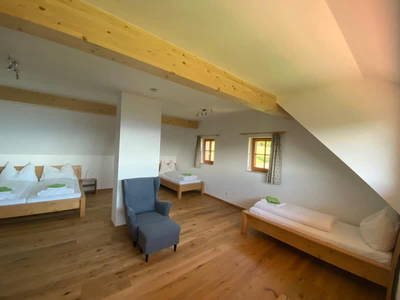 Neu renoviertes Dachgeschoss