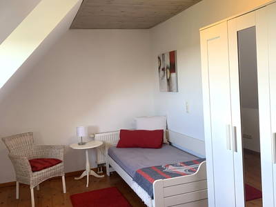 3.Schlafzimmer , 1 Bett 90x 200 cm, auf 180 cm ausziehbar.